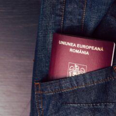 Agentul de imigrare a asistat în obținerea vizei și pașaportului pentru o vizită călătorie în Marea Britanie